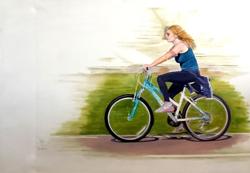 אישה על אפניים