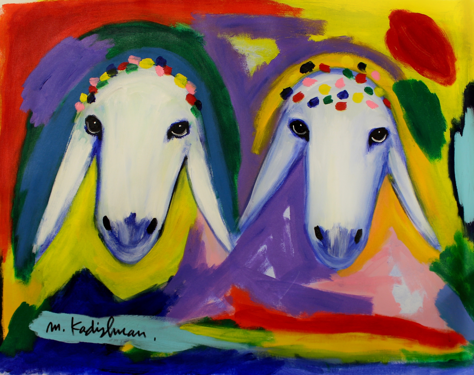 שני ראשי כבש צבעוני עם נזר